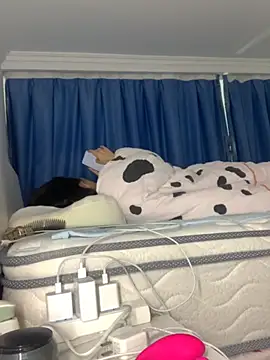 Snapshot of cgooh-611 chatting on October 25, 12:43 am cgooh-611 online show from October 25, 12:43 am