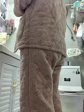 Snapshot of cgooh-611 chatting on November 22, 1:26 am cgooh-611 online show from November 22, 1:26 am