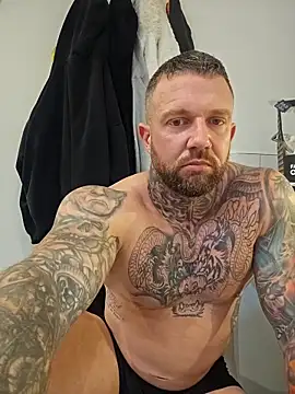 tattedmuscle1 online show from November 9, 3:05 pm