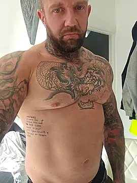 tattedmuscle1 online show from October 11, 2:51 pm