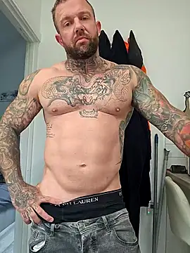 tattedmuscle1 online show from October 12, 11:22 am