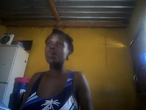 Snapshot of Caramelchick01 chatting on October 13, 9:22 am Caramelchick01 online show from October 13, 9:22 am