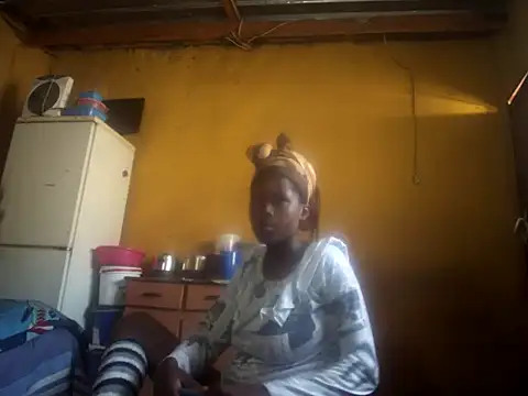 Snapshot of Caramelchick01 chatting on October 3, 7:10 am Caramelchick01 online show from October 3, 7:10 am