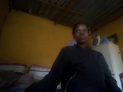 Snapshot of Caramelchick01 chatting on September 25, 7:47 am Caramelchick01 online show from September 25, 7:47 am