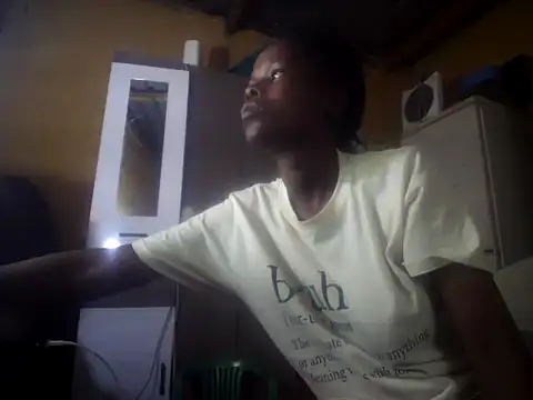 Snapshot of Caramelchick01 chatting on October 29, 6:23 am Caramelchick01 online show from October 29, 6:23 am