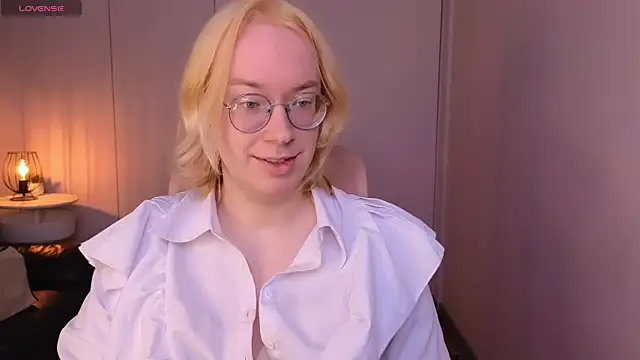 Amanda Butlerr online show from May 29, 2:12 pm