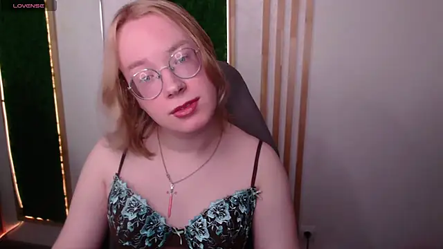 Amanda Butlerr online show from June 10, 2:18 pm