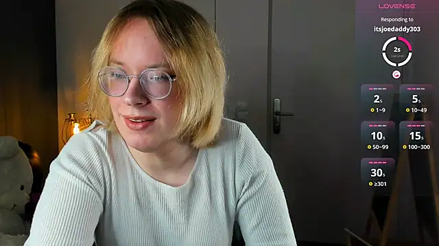 Amanda Butlerr online show from November 5, 9:45 am