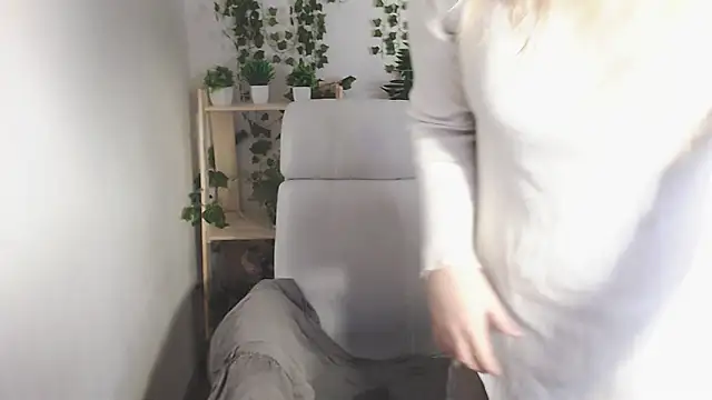 Amanda Butlerr online show from December 5, 11:09 am