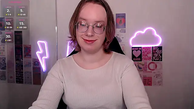 Amanda Butlerr online show from May 12, 12:00 pm