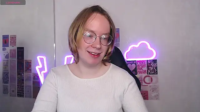 Snapshot of Amanda_Butlerr chatting on April 6, 10:38 am Amanda Butlerr online show from April 6, 10:38 am