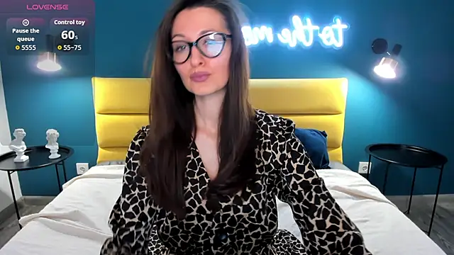 Joan Nelson online show from April 1, 1:30 am