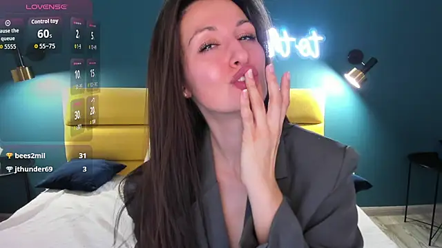 Joan Nelson online show from March 18, 1:31 am