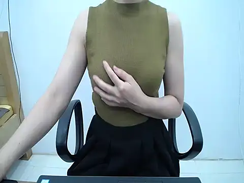  Lady- online show from April 7, 8:10 pm