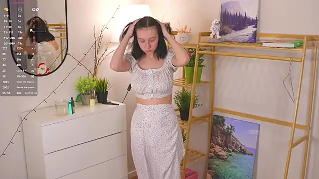 Snapshot of SuzanneHowse chatting on January 9, 5:14 am SuzanneHowse online show from January 9, 5:14 am