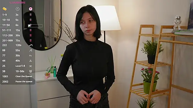 Snapshot of SuzanneHowse chatting on November 8, 4:38 am SuzanneHowse online show from November 8, 4:38 am