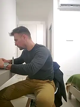 Snapshot of mrlyuis chatting on December 16, 4:55 pm mrlyuis online show from December 16, 4:55 pm