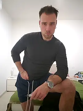 Snapshot of mrlyuis chatting on November 27, 12:55 am mrlyuis online show from November 27, 12:55 am