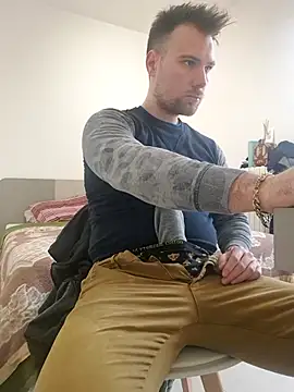 Snapshot of mrlyuis chatting on January 15, 11:02 am mrlyuis online show from January 15, 11:02 am