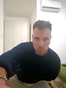 Snapshot of mrlyuis chatting on December 5, 7:45 pm mrlyuis online show from December 5, 7:45 pm