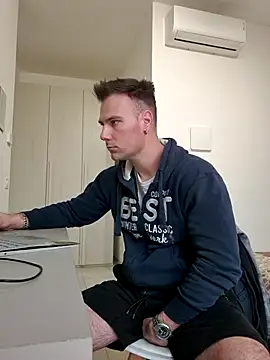 mrlyuis online show from April 21, 9:16 am