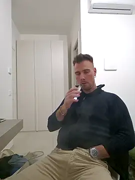 Snapshot of mrlyuis chatting on December 3, 9:14 pm mrlyuis online show from December 3, 9:14 pm