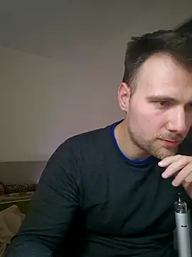 Snapshot of mrlyuis chatting on December 22, 10:32 pm mrlyuis online show from December 22, 10:32 pm