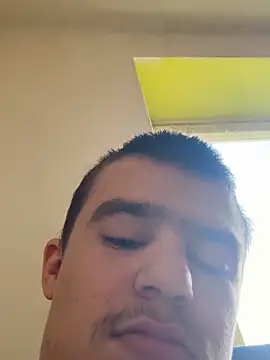 Snapshot of pussyhunter323557 chatting on October 31, 10:01 am pussyhunter323557 online show from October 31, 10:01 am