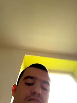 Snapshot of pussyhunter323557 chatting on October 10, 11:33 am pussyhunter323557 online show from October 10, 11:33 am