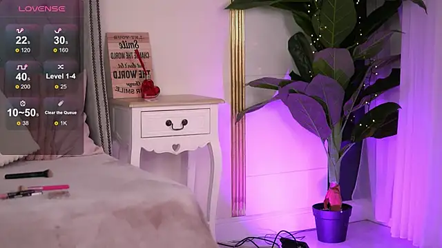 RebeccaRese online show from April 2, 7:59 am