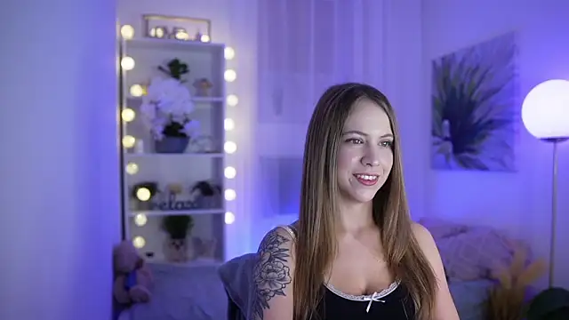 Snapshot of Cindy_Grey chatting on October 2, 6:33 pm Cindy Grey online show from October 2, 6:33 pm