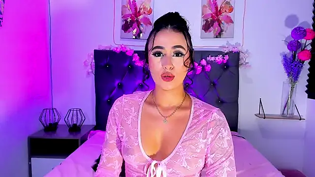 SagiraBelle online show from April 16, 5:25 pm