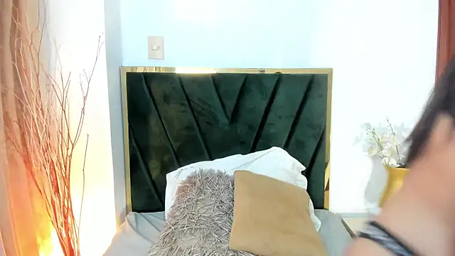 Snapshot of SagiraBelle chatting on October 9, 5:57 pm SagiraBelle online show from October 9, 5:57 pm