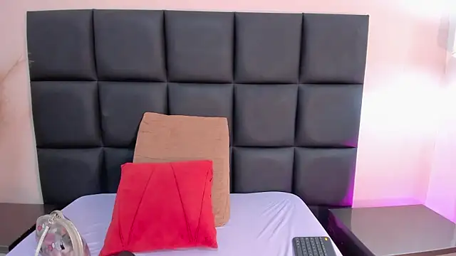 Snapshot of SagiraBelle chatting on November 1, 6:02 pm SagiraBelle online show from November 1, 6:02 pm