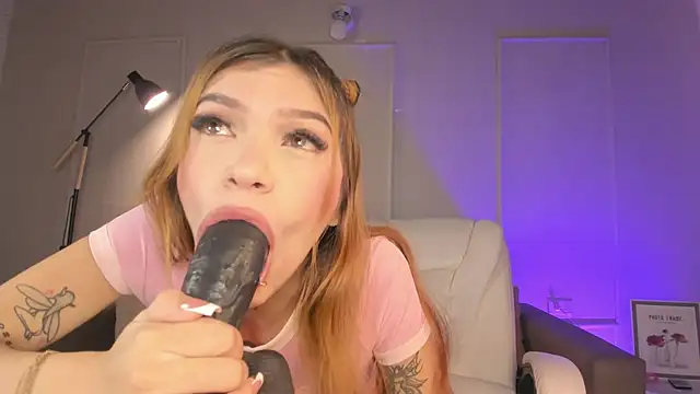 NaughtyAnggel online show from March 25, 1:32 pm