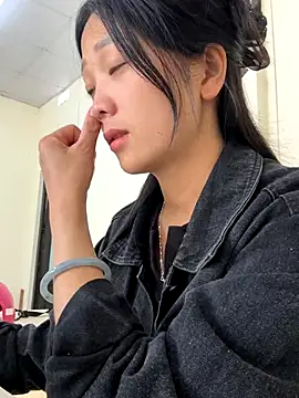 thaoyeuuu online show from October 9, 3:29 am