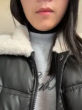 thaoyeuuu online show from December 4, 3:49 am