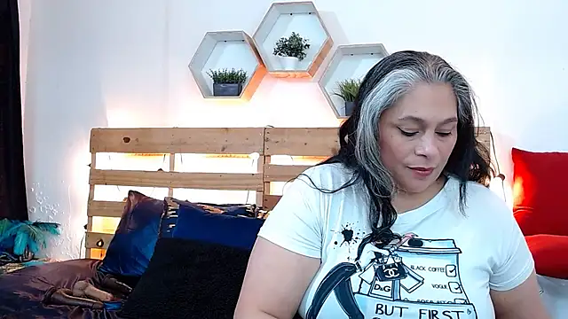 Snapshot of sheila_reeves2772 chatting on October 2, 5:49 pm sheila reeves2772 online show from October 2, 5:49 pm