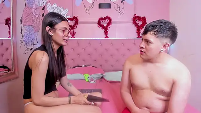 Ethan N Abby online show from September 25, 7:53 pm