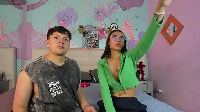 Ethan N Abby online show from October 22, 4:01 am