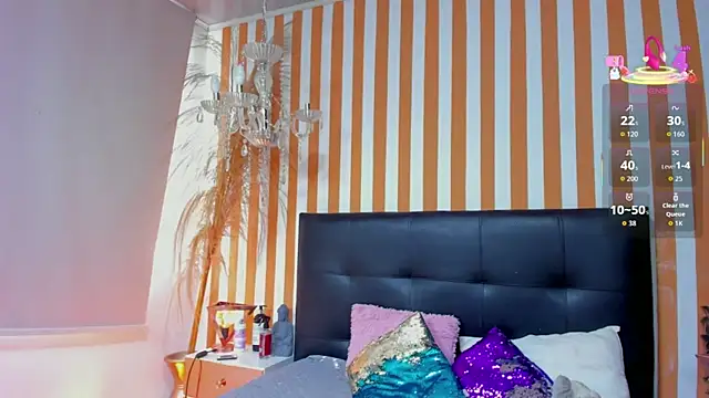 LunaToledo online show from January 17, 1:15 pm