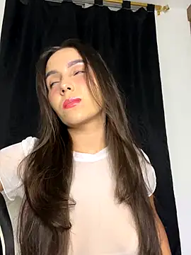 Snapshot of Scarlett05 chatting on November 12, 1:10 am Scarlett05 online show from November 12, 1:10 am