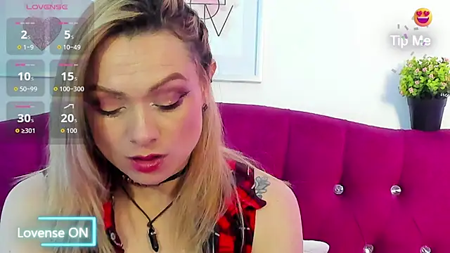 Snapshot of scarlett_blake11 chatting on September 25, 5:13 am scarlett blake11 online show from September 25, 5:13 am