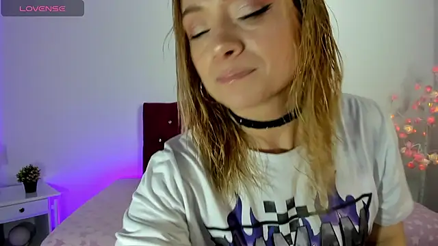 Snapshot of scarlett_blake11 chatting on October 11, 4:24 am scarlett blake11 online show from October 11, 4:24 am