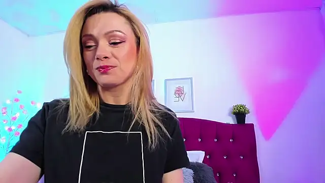 Snapshot of scarlett_blake11 chatting on September 12, 5:07 am scarlett blake11 online show from September 12, 5:07 am