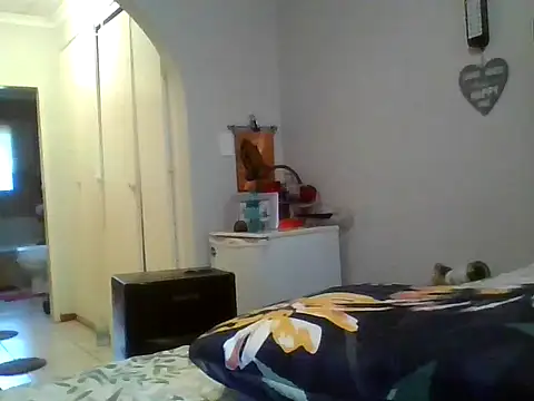 Snapshot of sweetmelonsxxxx25 chatting on April 22, 6:09 am sweetmelonsxxxx25 online show from April 22, 6:09 am