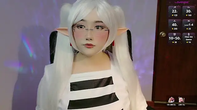 Snapshot of Livelle69 chatting on November 8, 3:21 am Livelle69 online show from November 8, 3:21 am