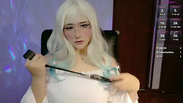 Snapshot of Livelle69 chatting on November 9, 3:10 am Livelle69 online show from November 9, 3:10 am