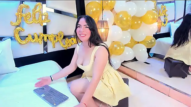 TessaCooper1 online show from July 21, 8:43 pm