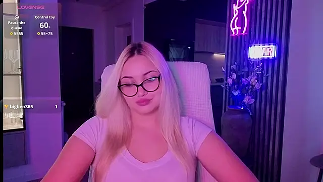 Snapshot of adrelaxina chatting on November 25, 2:06 pm adrelaxina online show from November 25, 2:06 pm